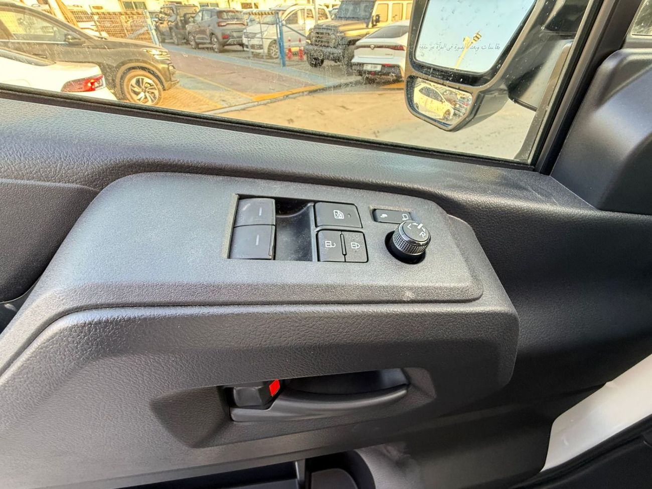 تويوتا هاياس TOYOTA HIACE OMANI 13 SEATS , 3.5L PETROL V6 , M/T HIGH ROOF 2026 MODEL