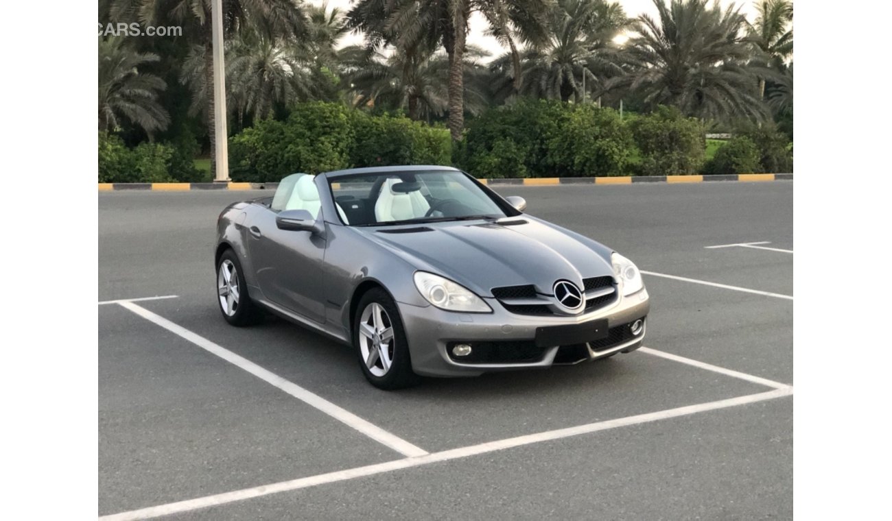 مرسيدس بنز SLK 200 موديل 2009 خليجي حاله ممتازه من الداخل والخارج فل مواصفات