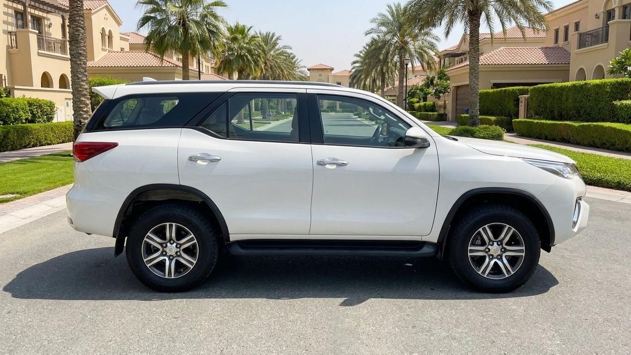 Toyota Fortuner EXR — фото 3