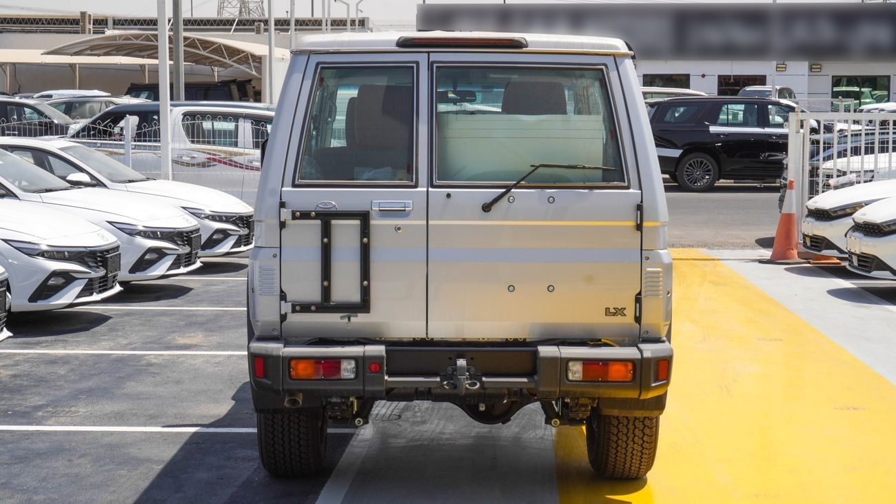 Toyota Land Cruiser 70 LX 4.0 L V6