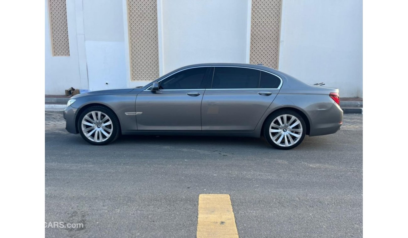 بي أم دبليو 740 BMW 740 MODEL 2013 GCC SPACE