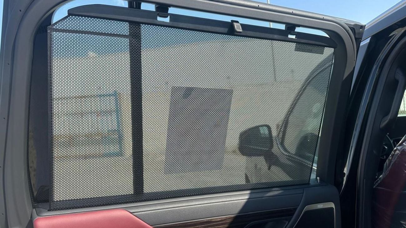 Lexus LX 700h 3.5L V6 Twin-Turbo Hybrid (V35A-FTS + 1MHEV), 10-speed automatic (AJA0F), 7 passengers