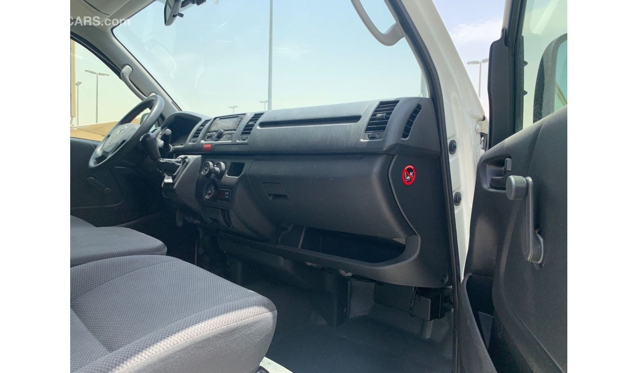 تويوتا هاياس Toyota Hiace 2018 van A/C in the back