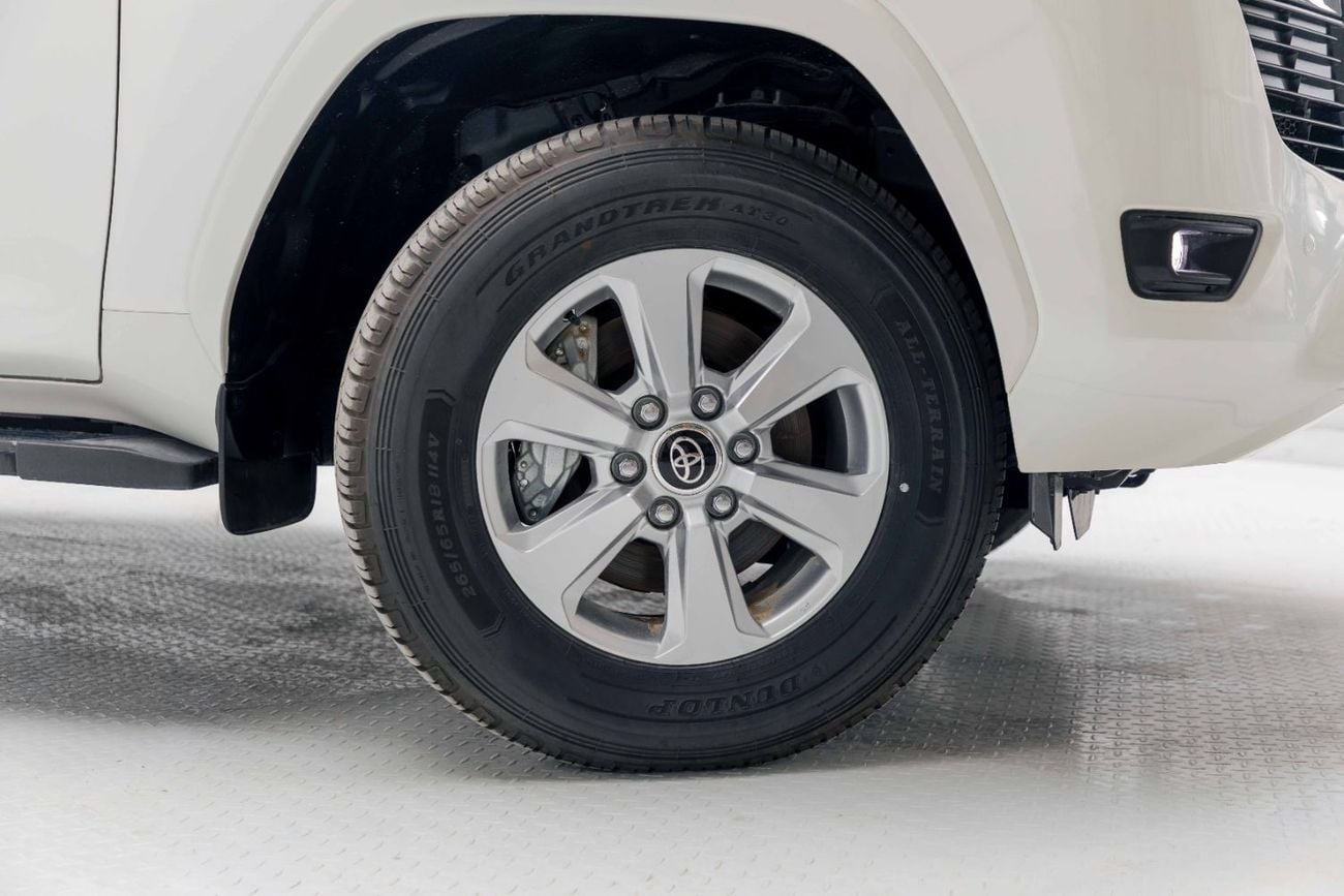 Toyota Land Cruiser LC300 EXR 3.3L - Pearl White Inside Black | Export Only