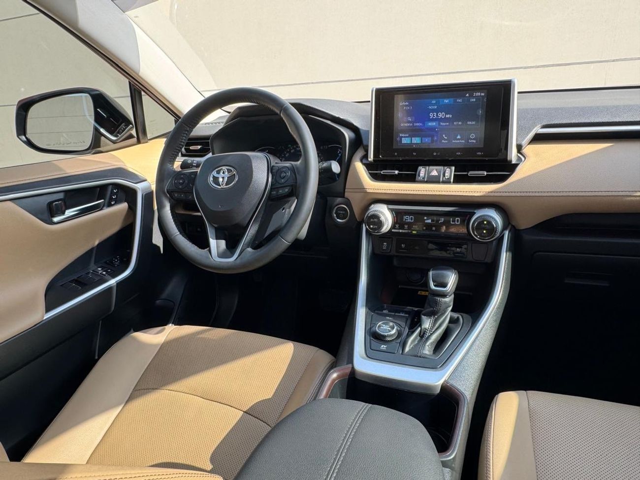 تويوتا راف ٤ TOP OF RANGE 2024 RAV4 Hybrid GCC,Full option