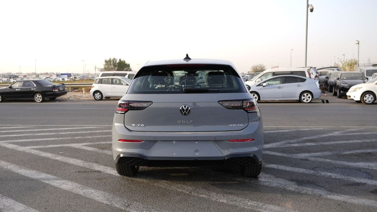 Volkswagen Golf فولكس واجن جولف R 300 TSI جديدة للبيع في دبي. لون رصاصي 2025 موديل, موجودة عند Najem auto FZE. هذه ا