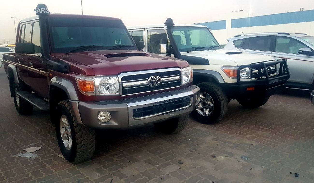 Toyota Land Cruiser Pick Up 1VD DIESEL TOP CAR