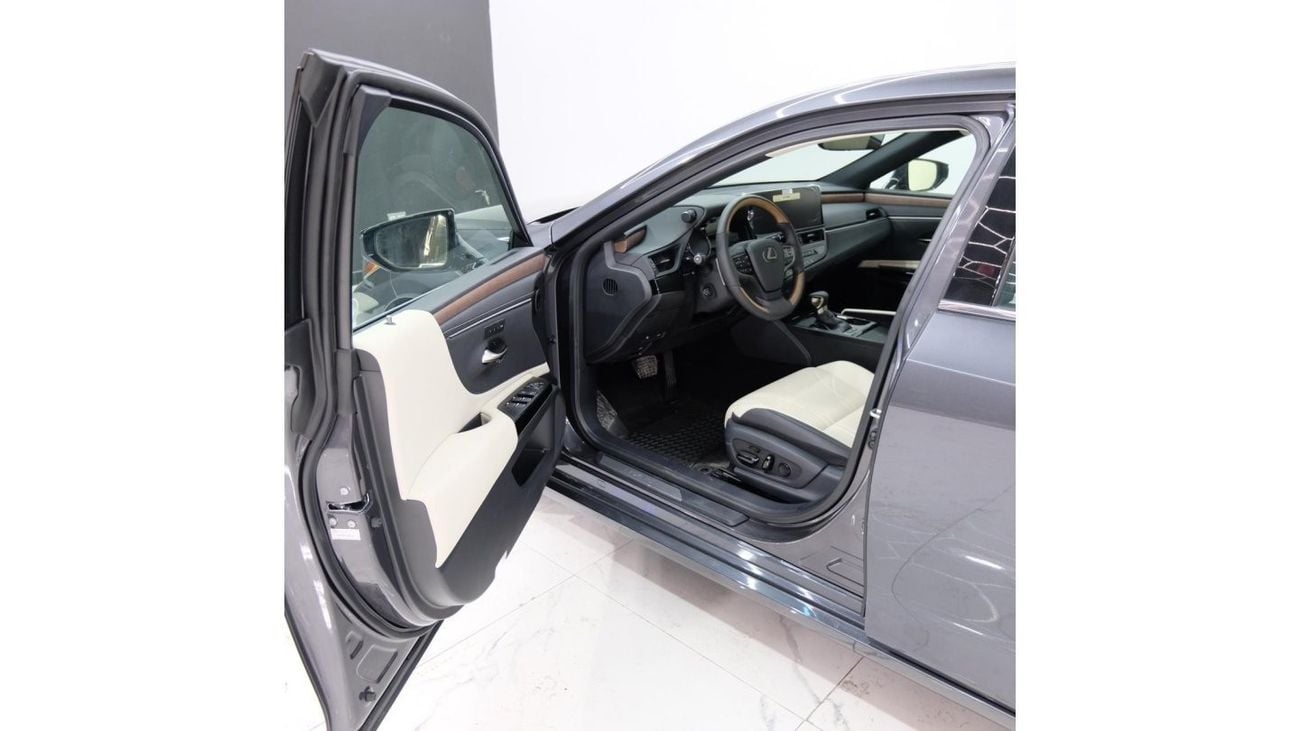 لكزس ES300h Lexus ES300h 2024 Gray-3.5L-Car is in Excellent Condition-Accident Free-Brand New Car