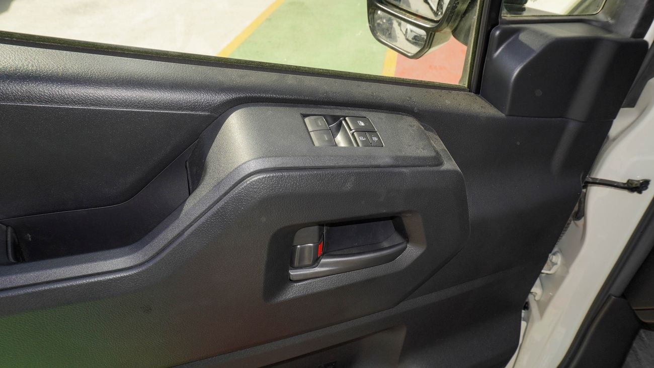 Toyota Hiace 3.5L V6 M/T