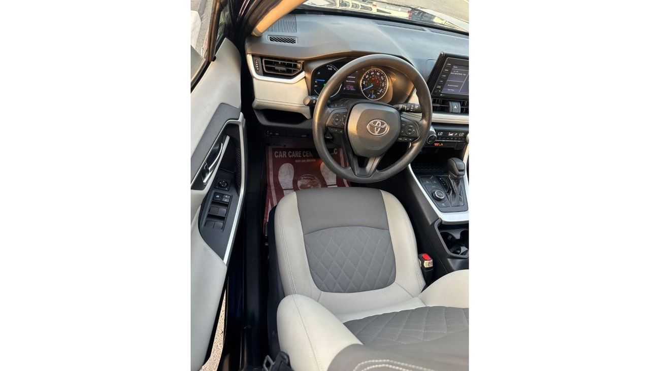 Toyota RAV4 TOYOTA RAV4 XLE HYBRID 2021