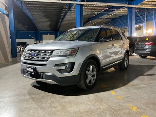 Ford Explorer XLT (Leather) | Guaranteed Warranty | 0 Down Payment