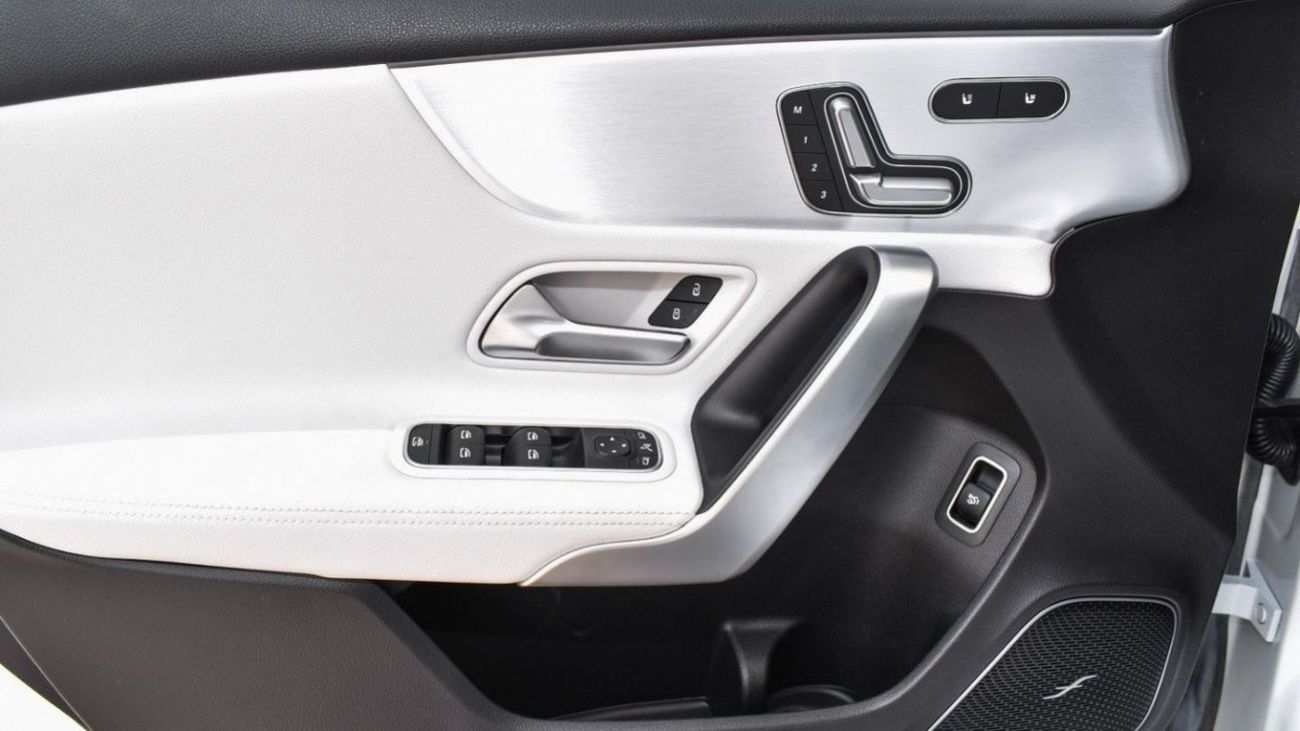 Mercedes-Benz A 220 Mercedes A220 AMG / 2020 / USA