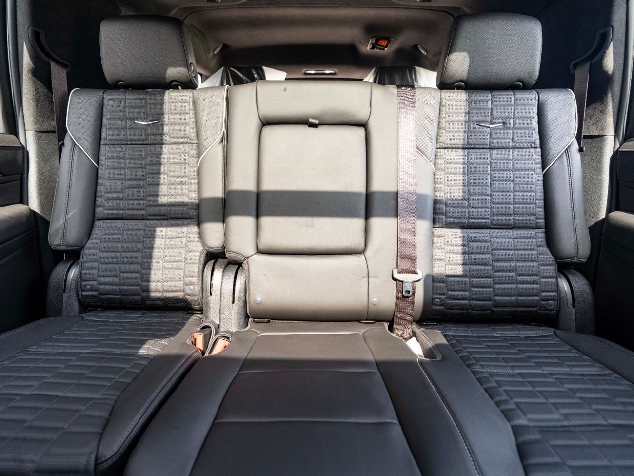 كاديلاك إسكالاد Premium Luxury Platinum 6.2L 4WD