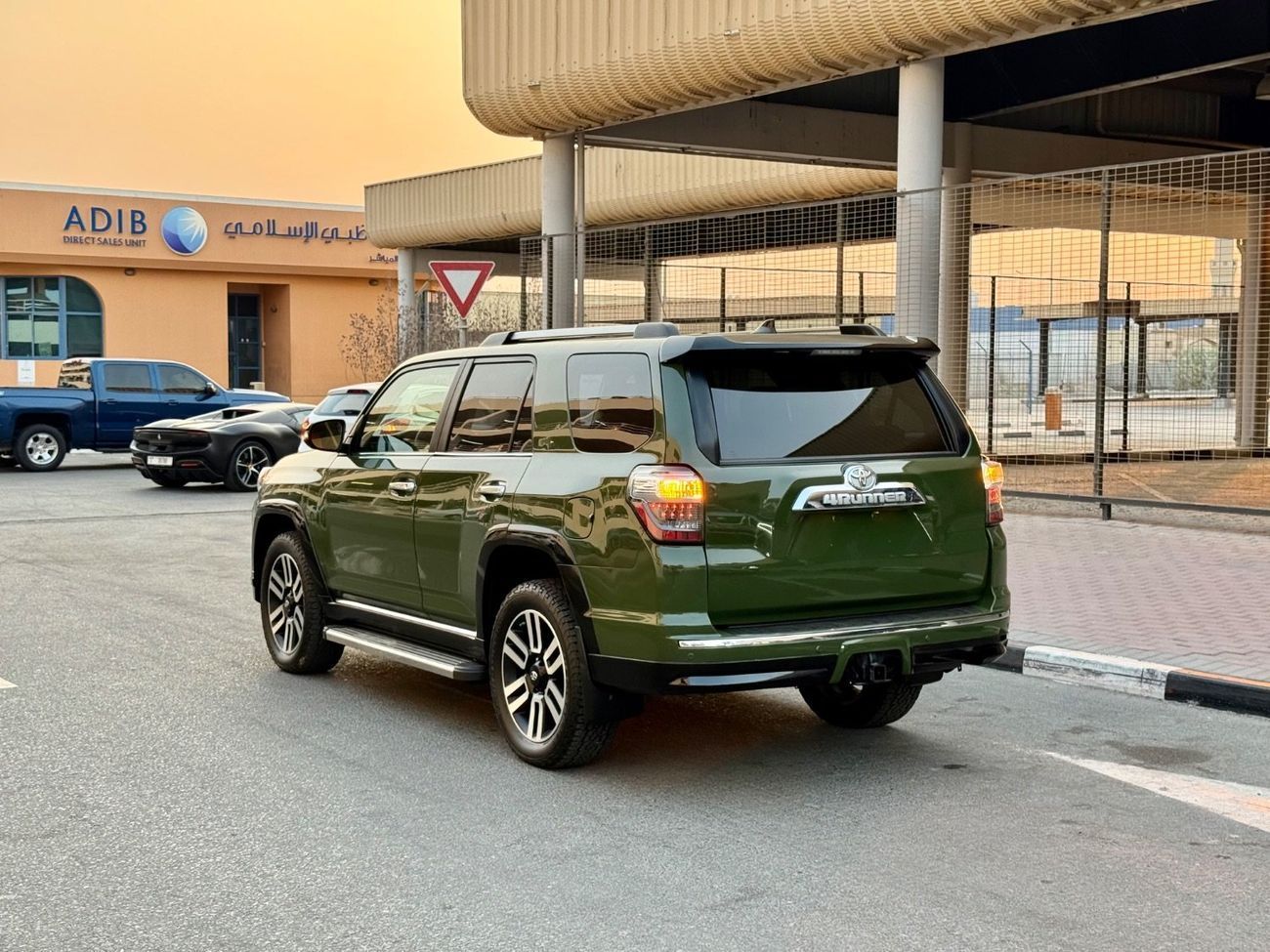 تويوتا Runner4 2021 LIMITED NIGHT EDITION 7 SEATS 4x4 US SPEC