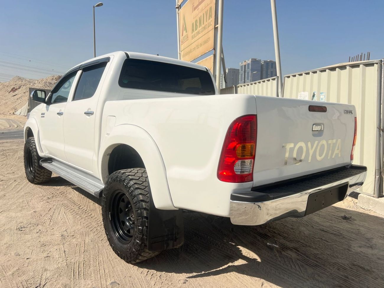 Toyota Hilux diesel 3.0 liter ,right hand drive 2013 model automatic only for export available