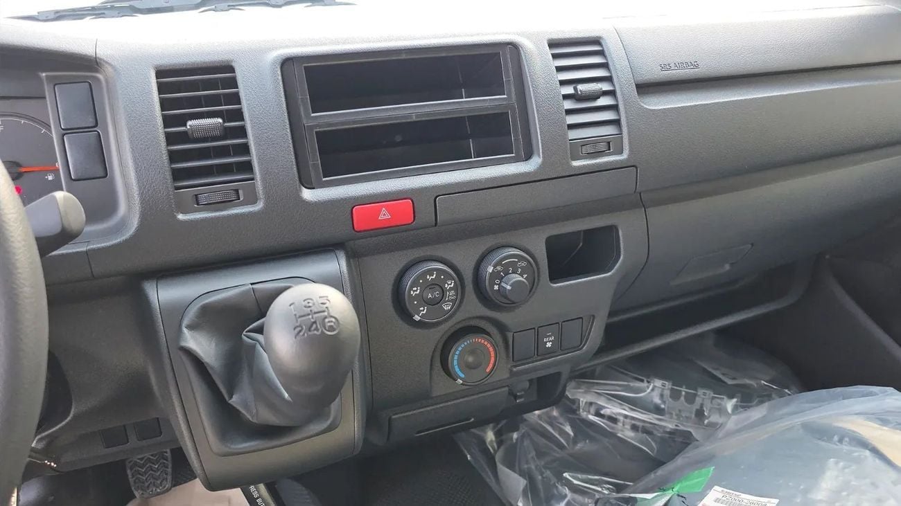 Toyota Hiace GL Toyota/HIACE D/ 2.5L PNL VAN AC STD RF MT