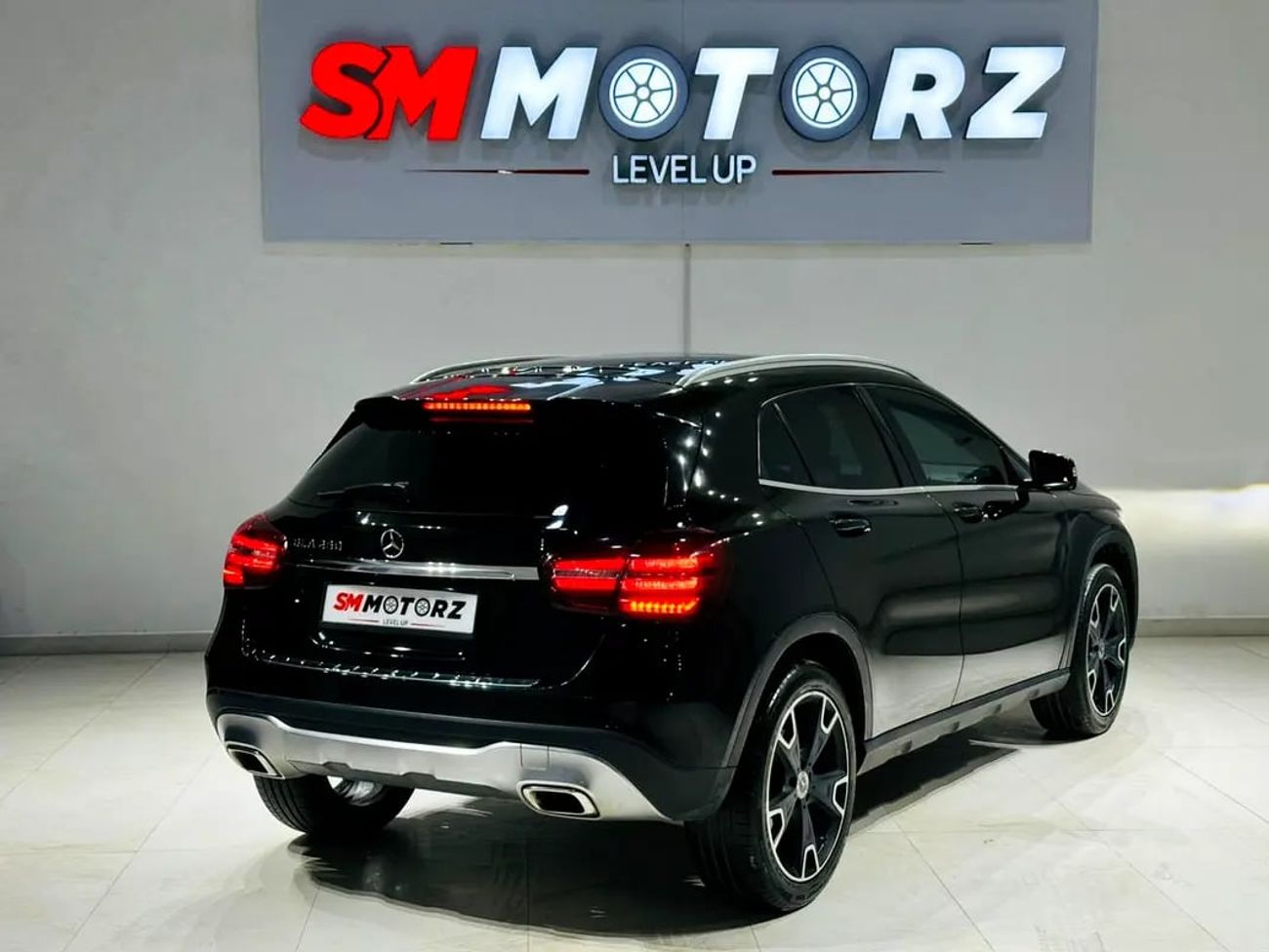 مرسيدس بنز GLA 250 Std 2.0L (208 HP)