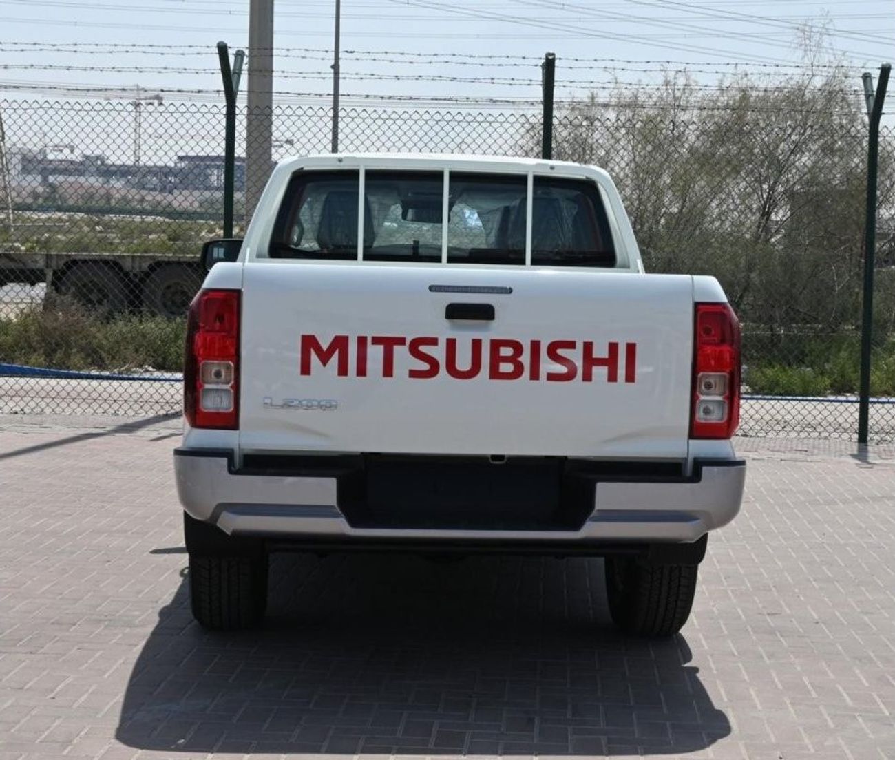 Mitsubishi L200 Mitsubishi L200 2.5L P MY25