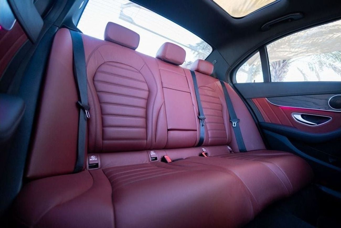 مرسيدس بنز C 200 Mercedes-Benz C200 AMG 2021 GCC under Agency Warranty with Flexible Down-Payment.