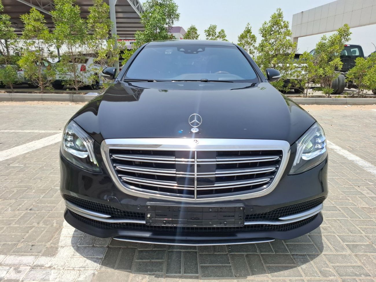 Mercedes-Benz S 560 Std 4.0L (463 HP) Mercedes-Benz S560L 2020 full option  vip