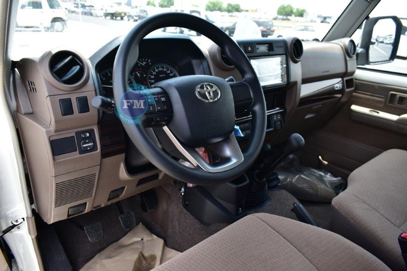 تويوتا لاند كروزر 70 76 LX V6 4.0L 4WD 6 Seater Manual