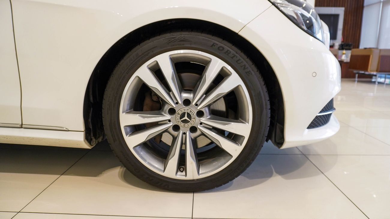 Mercedes-Benz E300 E300