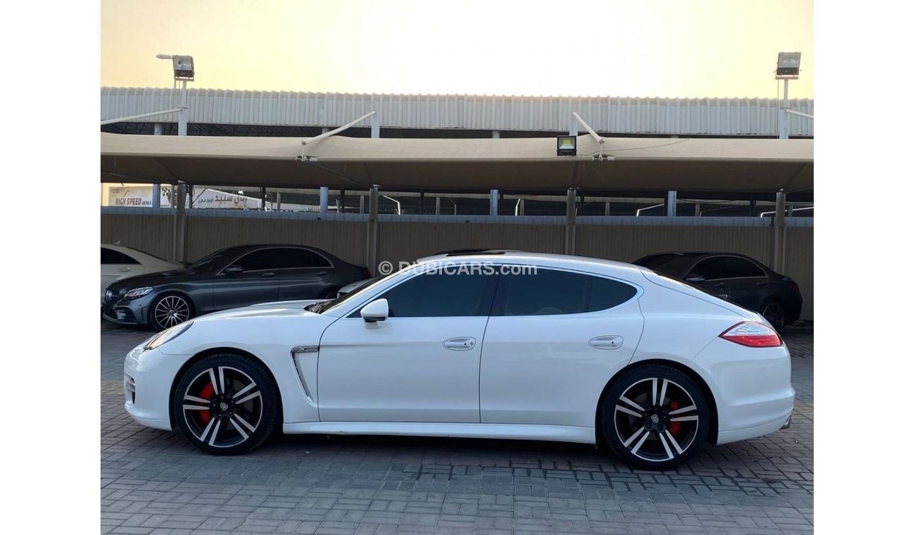 Used Porsche Panamera 2010 for sale in Dubai - 667462