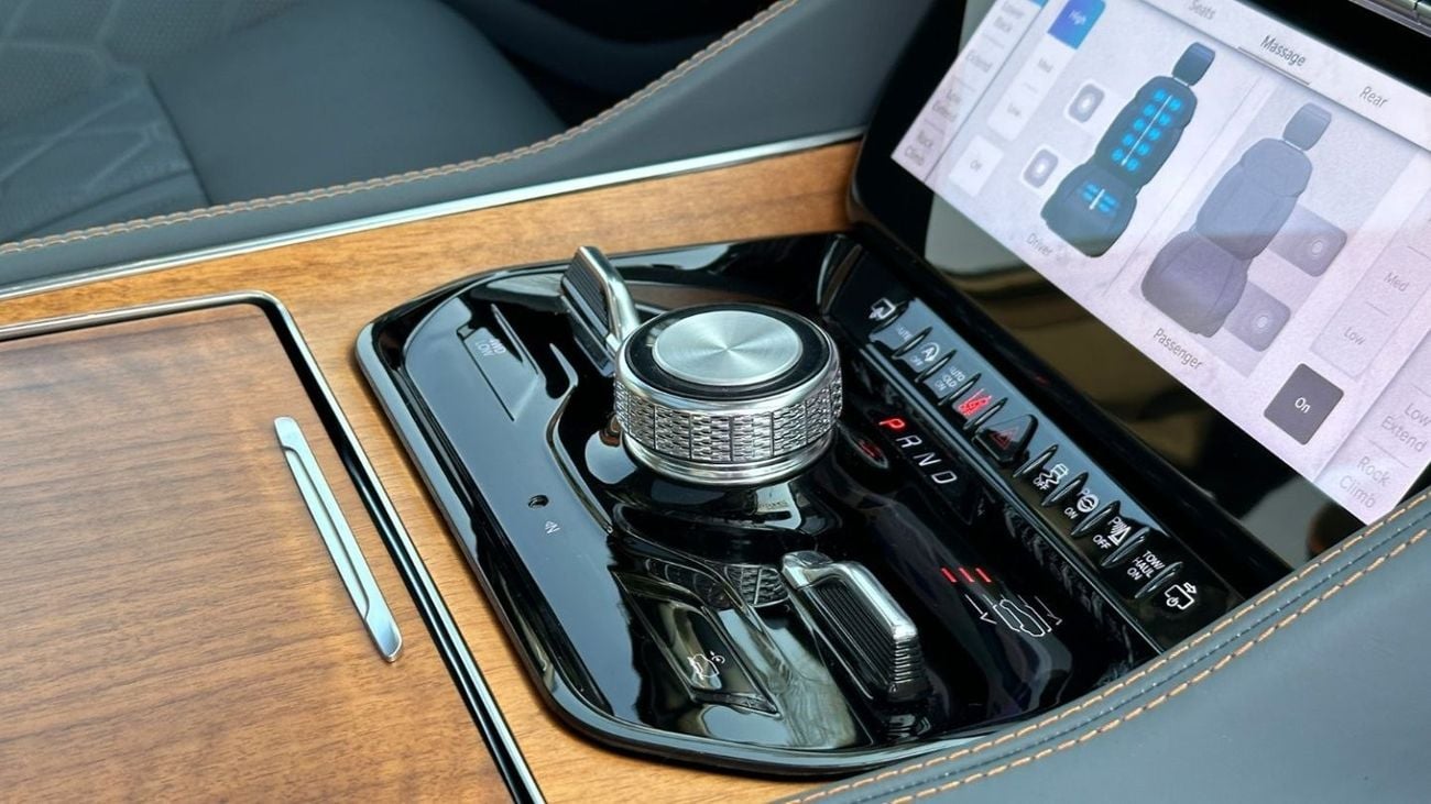 Jeep Grand Wagoneer 3 Series 2023 Fully Loaded Agency Warranty GCC 0kms