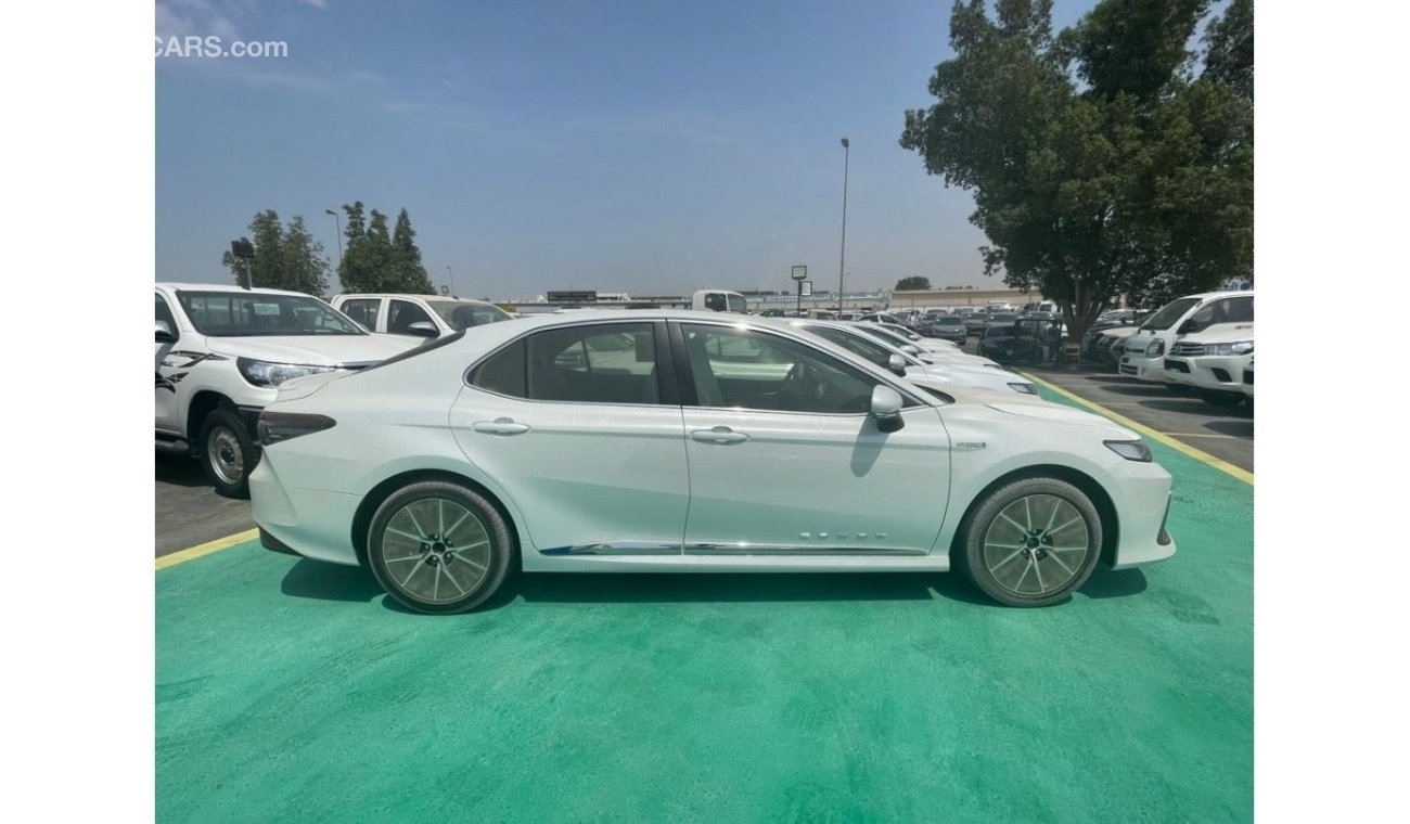 تويوتا كامري Lumiere Hybrid (XV70), 4dr sedan, 2.5L 4cyl Hybrid, Automatic, Front Wheel Drive