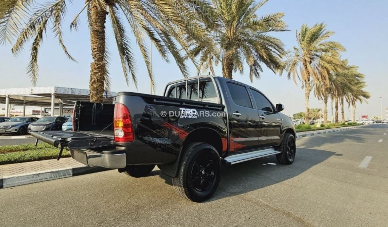 Toyota Hilux MANUAL TRANSMISSION | 2.5L DIESEL ENGINE | LEFT-HAND-DRIVE