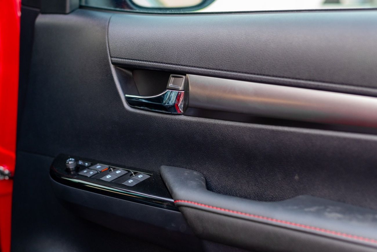 تويوتا هيلوكس GR Sport 2.8L