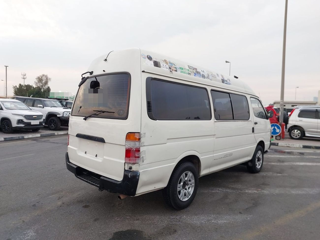 Toyota Hiace TOYOTA HIACE VAN RHD 1994  MODEL 2.7 L DIESEL AUTOMATIC(PM01681)