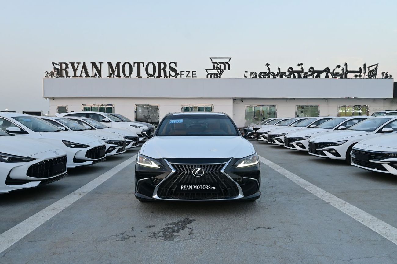 Lexus ES300h Lexus ES300H 2.5L Hybrid, Color Black Model 2024