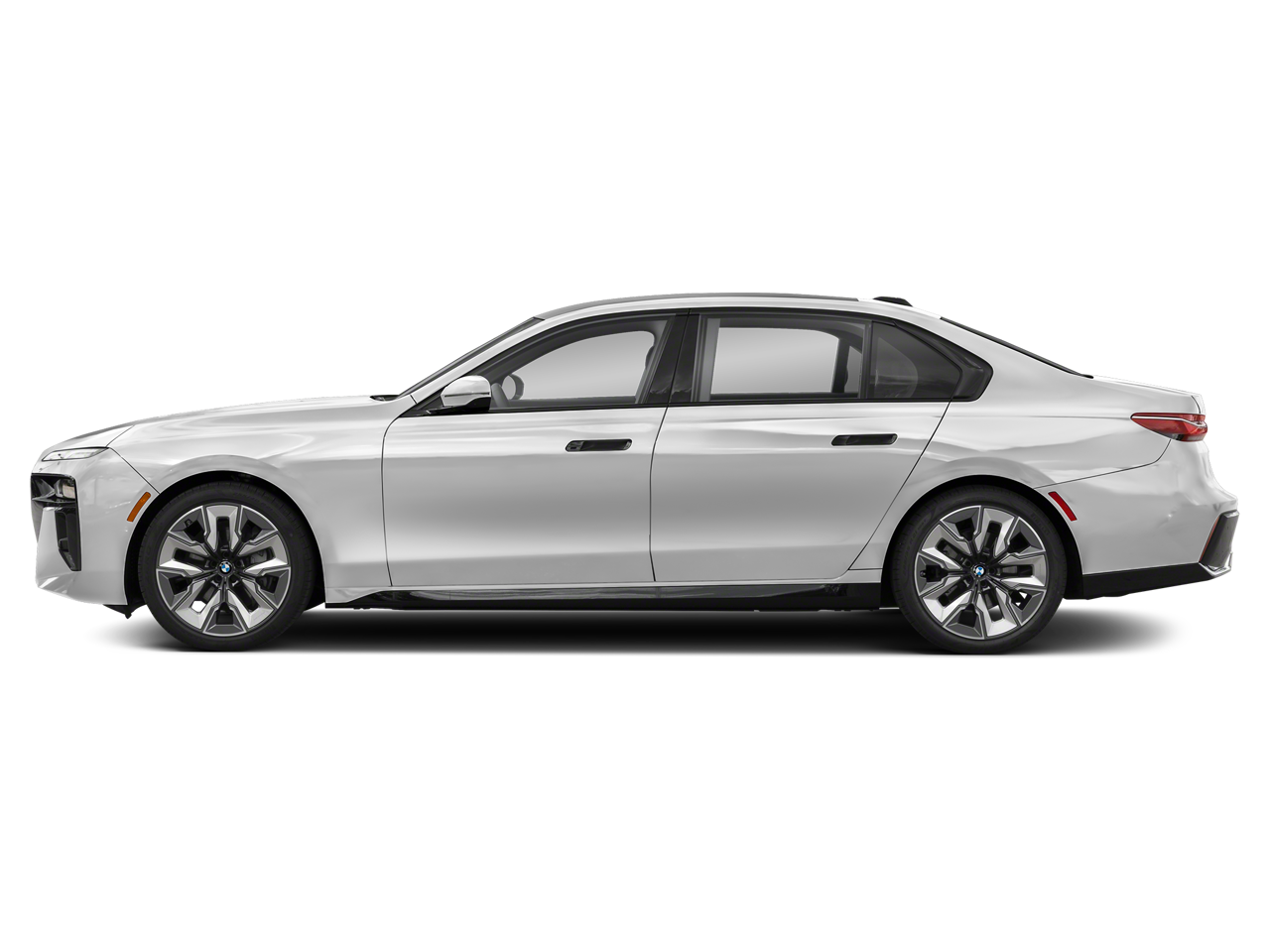 BMW 745e exterior - Side Profile