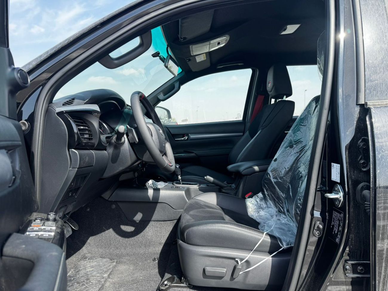 تويوتا هيلوكس TOYOTA HILUX GR 4.0L PETROL 2026 GCC SPEC