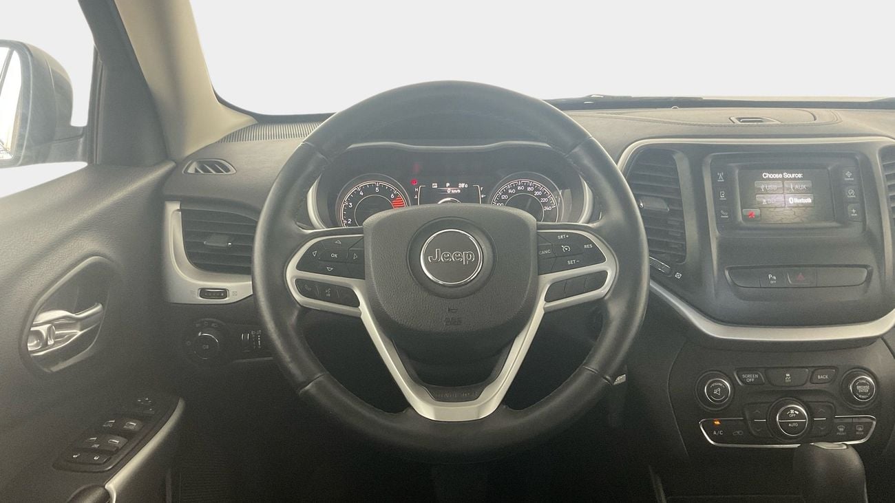 جيب شيروكي 3.2 SPORT X AUTO | شامل الضمان | 0 ﺪﻔﻋﺓ ﺃﻮﻟﻯ