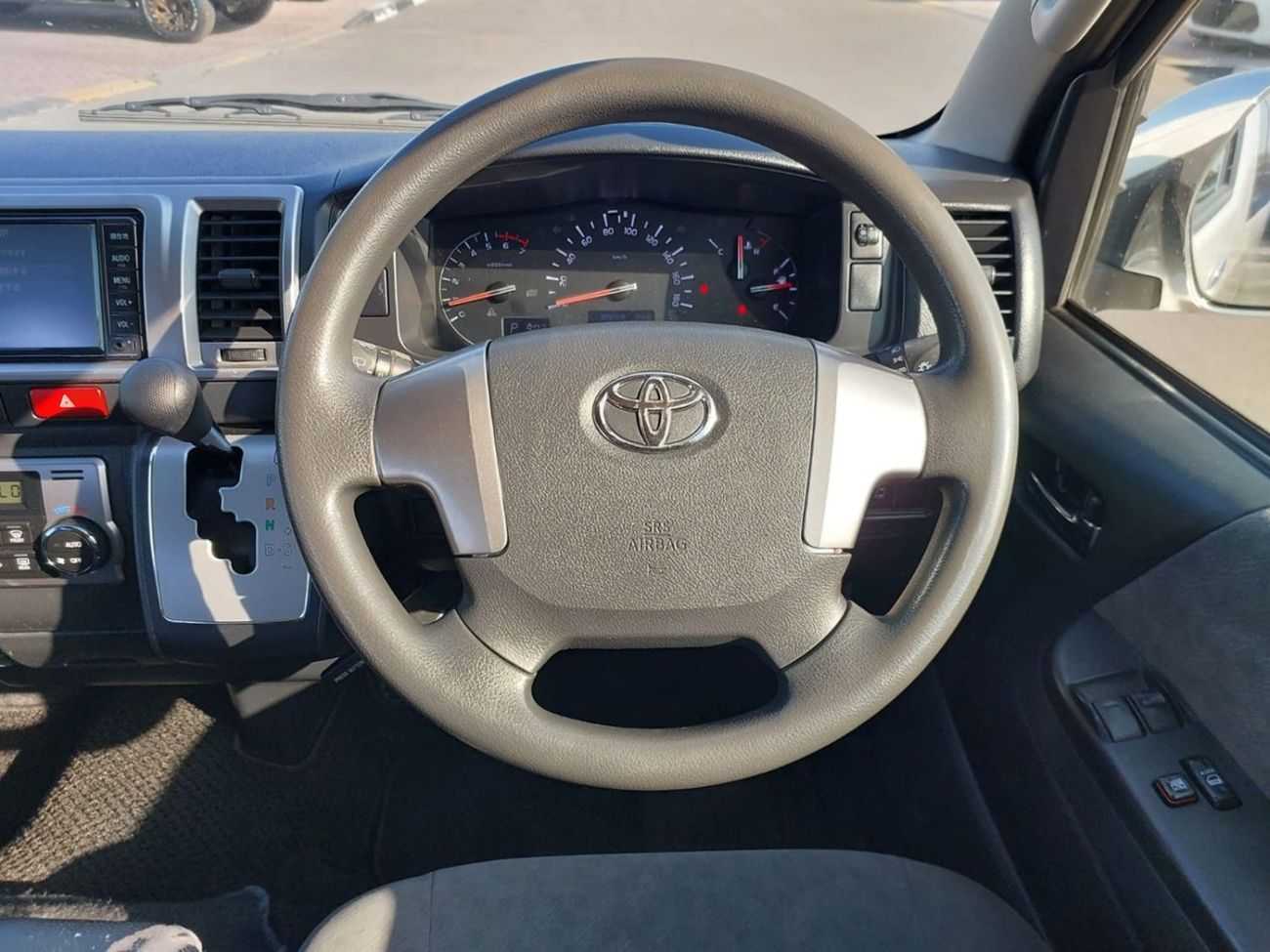 Toyota Hiace TOYOTA HIACE COMMUTER VAN RHD 2016 MODEL 2.7 L PETROL AUTOMATIC(PM10044)