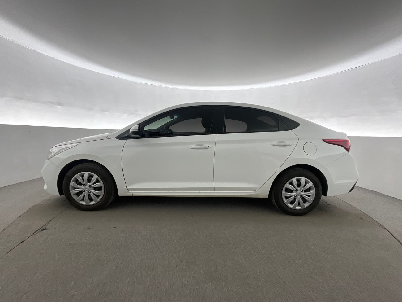 هيونداي أكسنت Smart / GL | National Day Celebration | شامل الضمان | 0 ﺪﻔﻋﺓ ﺃﻮﻟﻯ