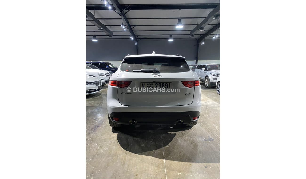 Jaguar F Pace R-SPORT