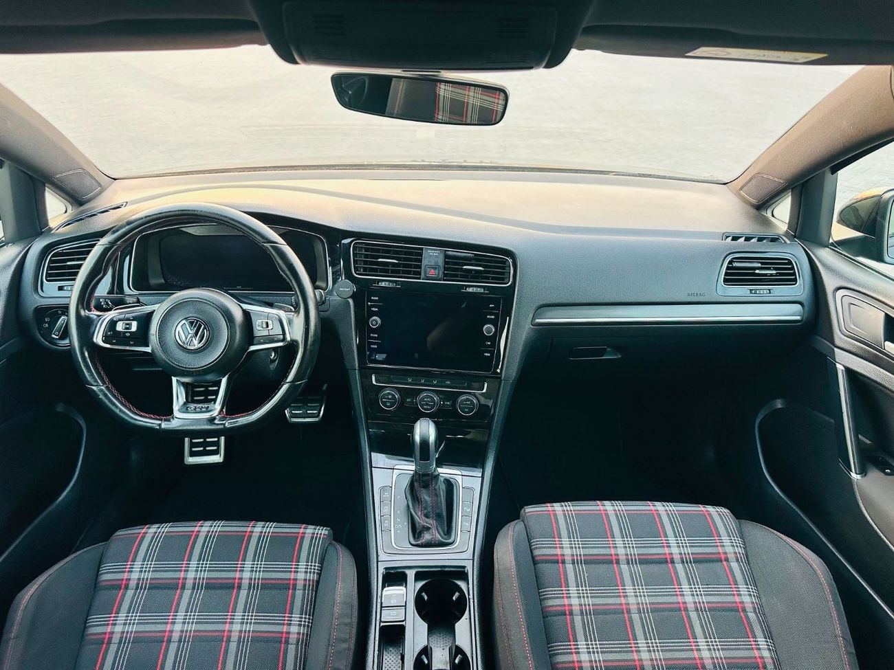 Volkswagen Golf GTI SE