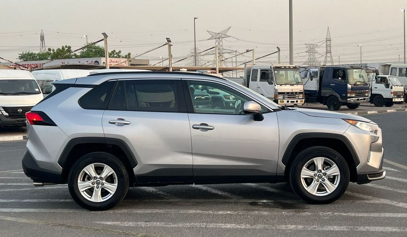 Toyota RAV4 2021 Toyota Rav4  XLE  Full Option AWD  -4x4-2.5L-V4- Sunroof Push Start Rear Camara