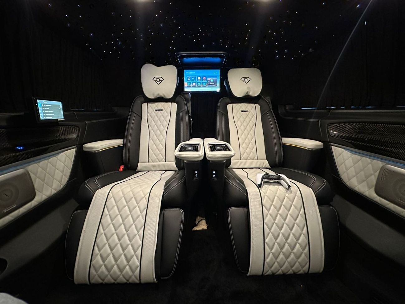 Mercedes-Benz V 250 Std 2020 Mercedes Benz V250 Driven-Landjet, Warranty, Full Service History, Fully Loaded, GCC