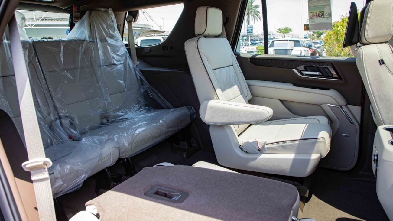 GMC Yukon Denali Black Edition 6.2L V8 | 2025 | 4 Years Agency Warranty & Service Contract