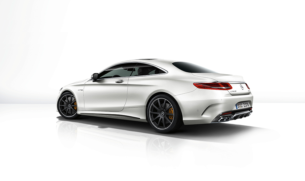 Mercedes-Benz S 63 AMG Coupe exterior - Rear Right Angled