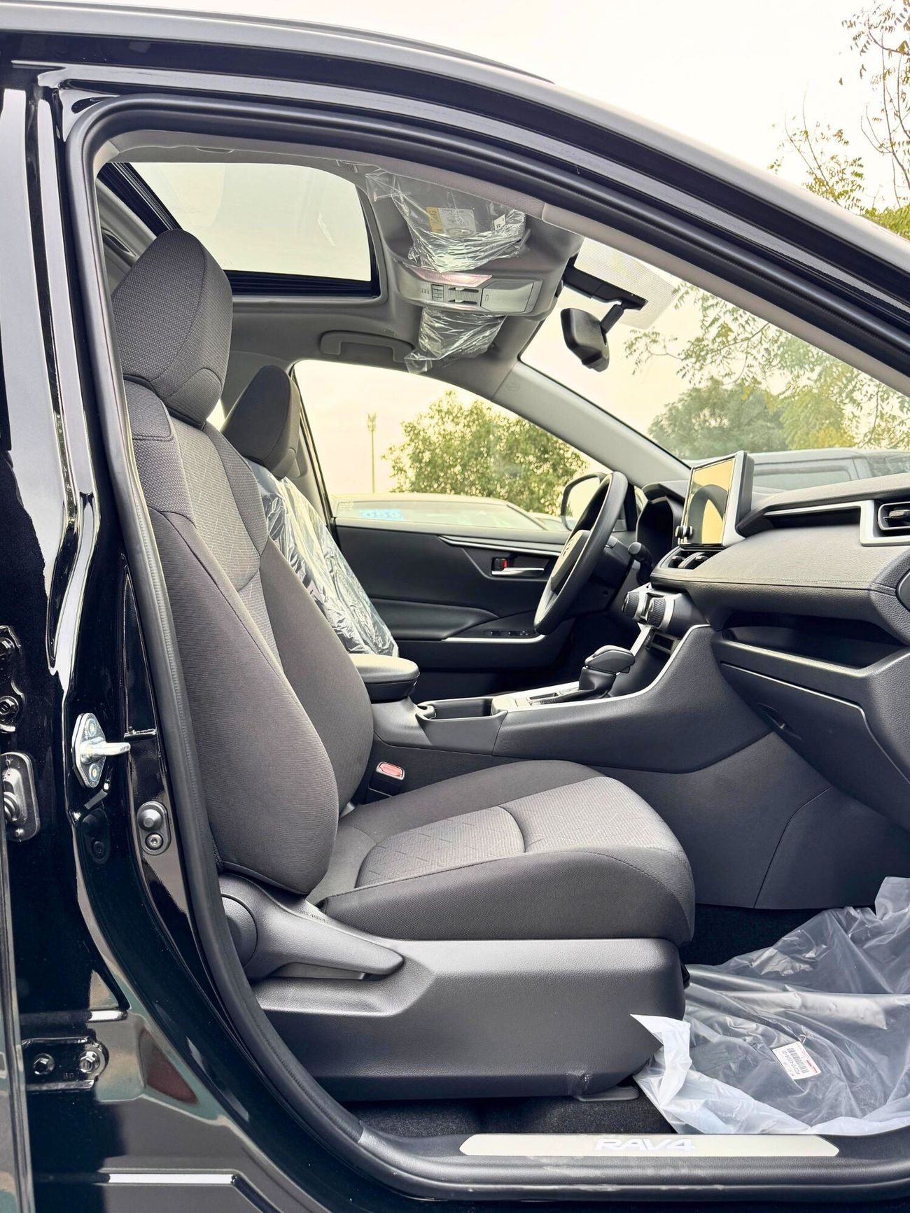 Toyota RAV4 EURO 6 / Full Option / 2.5L With Sunroof / 4WD CODE # RAVPH