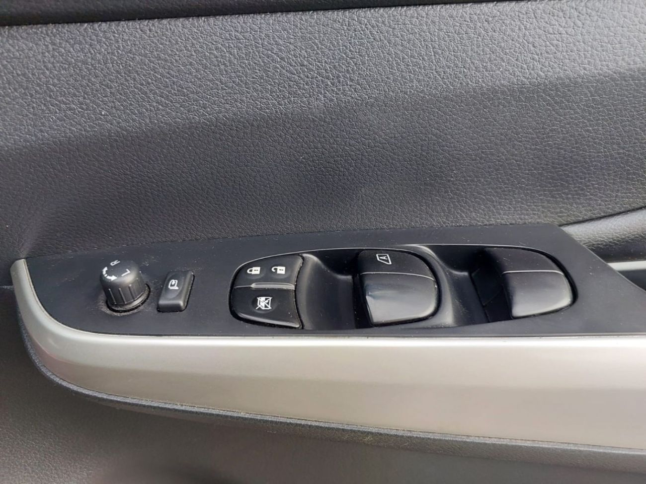 Nissan Navara NISSAN NAVARA PICK UP RHD 2020 MODEL 2.3 L DIESEL AUTOMATIC(PM71719)