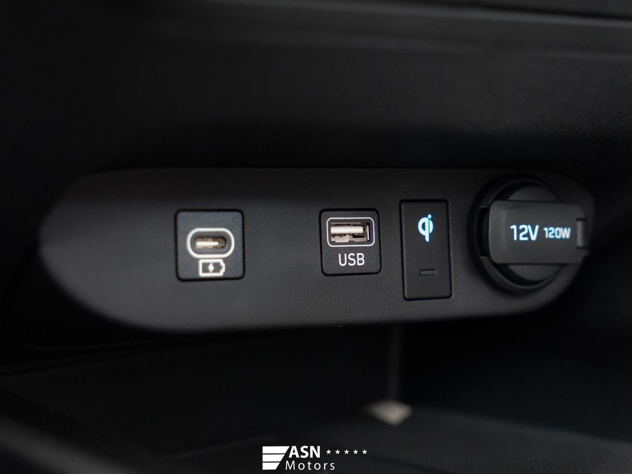 هيونداي إلانترا Lux Premium 1.5L 2025 (Export Price)