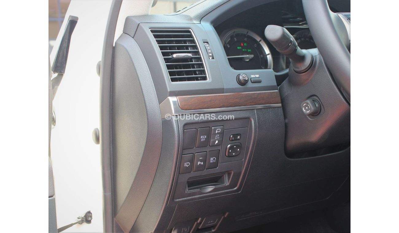 Toyota Land Cruiser VXR V8 5.7, GRAND TOURING, GCC, UNDER WARRANTY FROM LOCAL DEALER (Inclusive VAT)