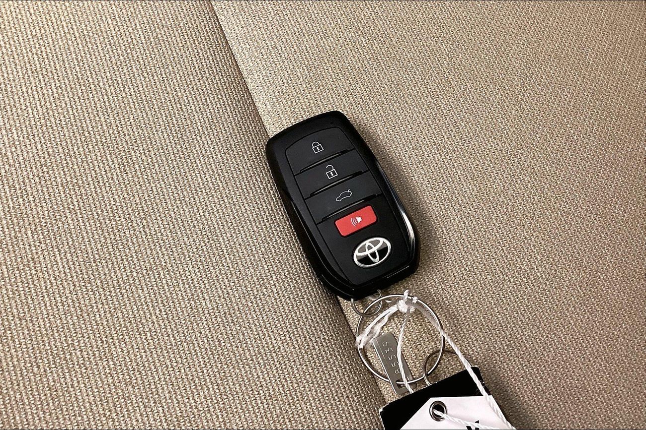 تويوتا كامري XLE | شامل الضمان | 0 ﺪﻔﻋﺓ ﺃﻮﻟﻯ