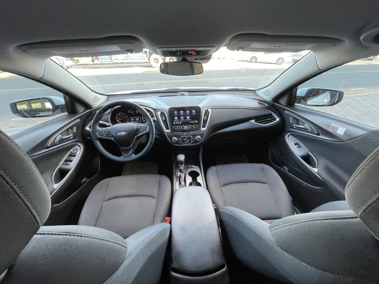 Chevrolet Malibu RS (NON GCC) 1.5L RS BLACK EDITION / 1.5T V4 / RADAR / LINE KEEP ASSIST / APPLE ANDROID AUTO / RI